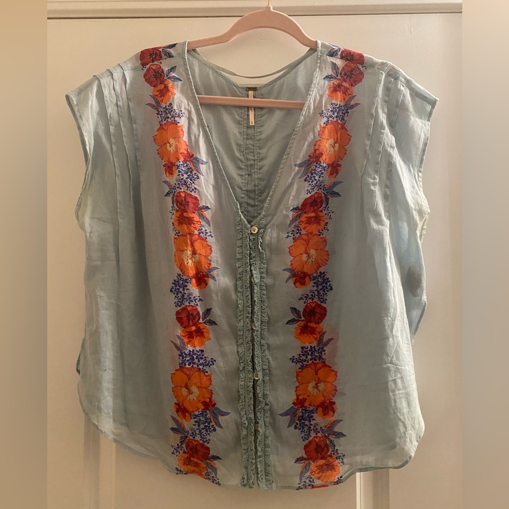 Free People tropical blouse. Light & airy, beautiful floral and crochet detail